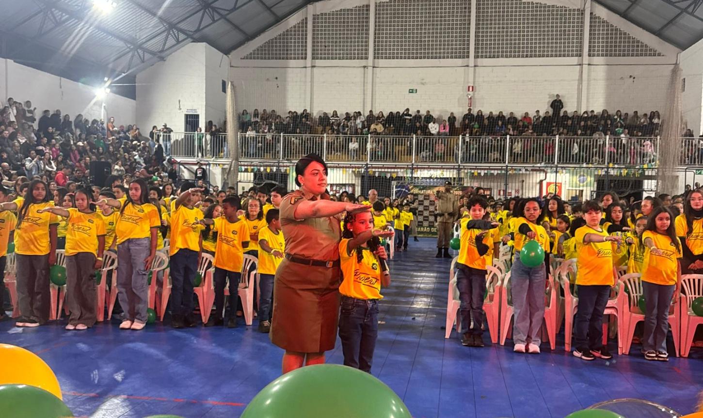 Proerd forma cerca de 450 alunos e reúne aproximadamente 4 mil pessoas em Barão de Cocais